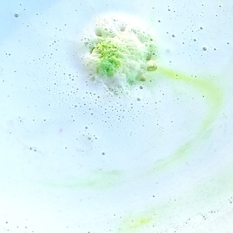 Coconut & Lime Bath Bomb